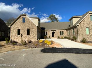5 Regency Ct #11, Pinehurst, NC 28374