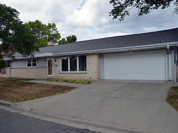 2672 N 115th STREET, Wauwatosa, WI 53226
