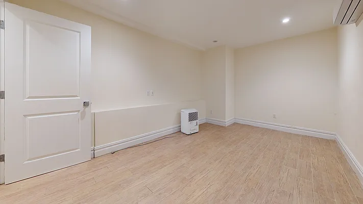 Rented by Bond New York | media 11