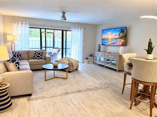 800 Meadowland DR #N, NAPLES, FL 34108
