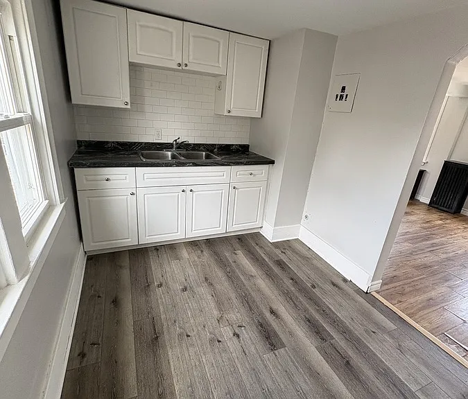 1560 Hickory Rd #UPPER — Photo 3