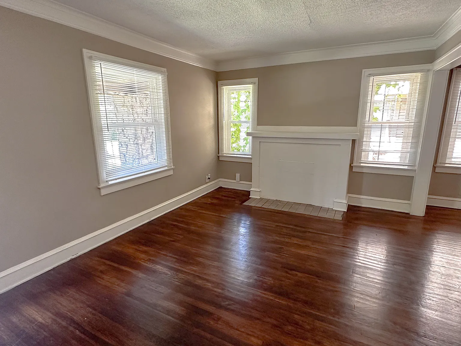 4 bed, 1413 sqft, $1,600 — Photo 4