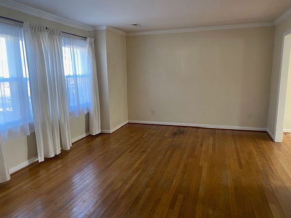 4th image of 419 Hubbard Ln