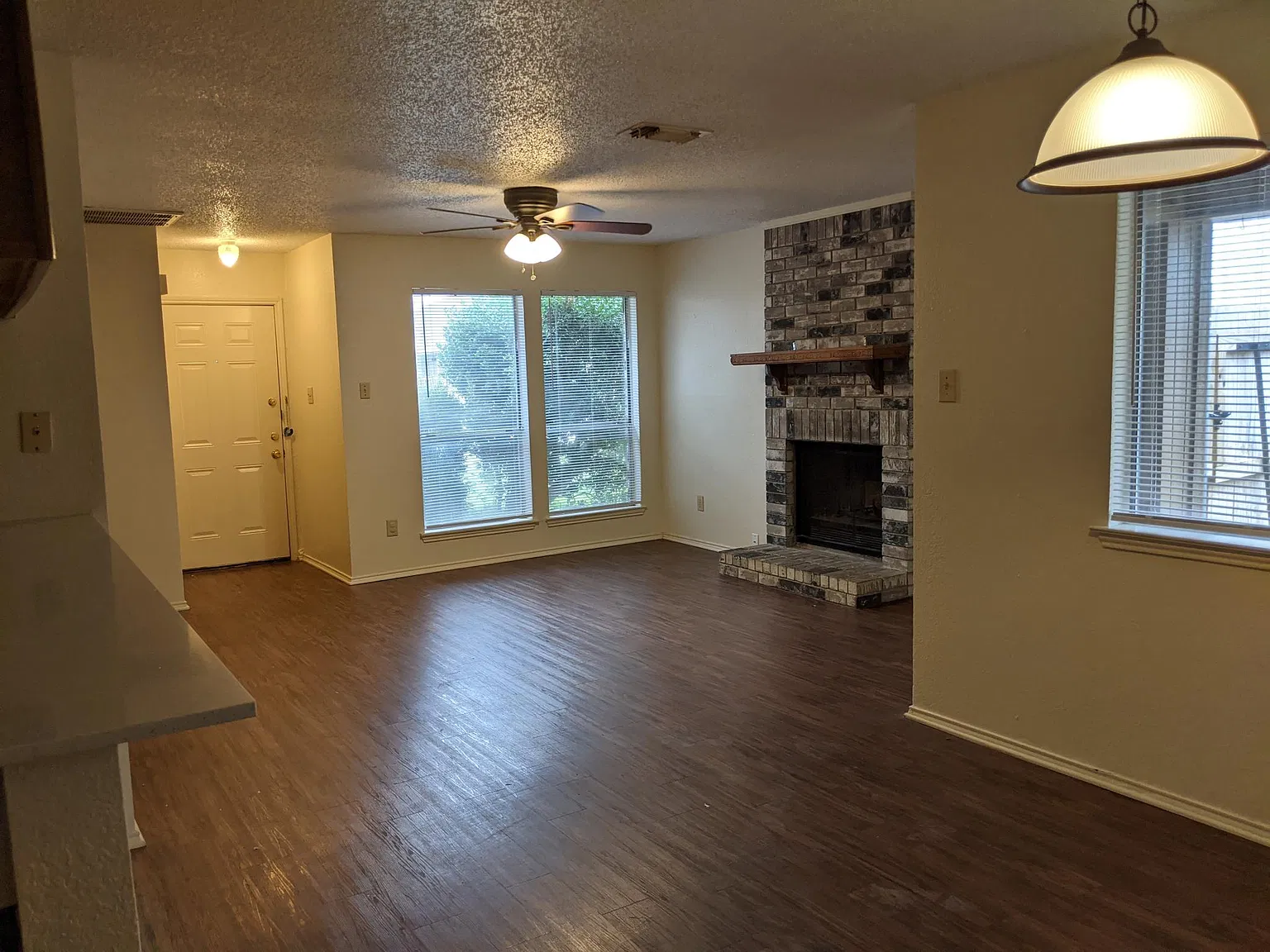 2 bed, 1030 sqft, $1,295 — Photo 3