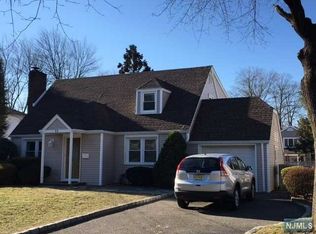 11 Lois Ave, Demarest, NJ 07627