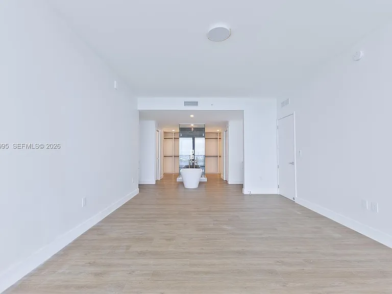 700 NE 24th St #5402 — Photo 41