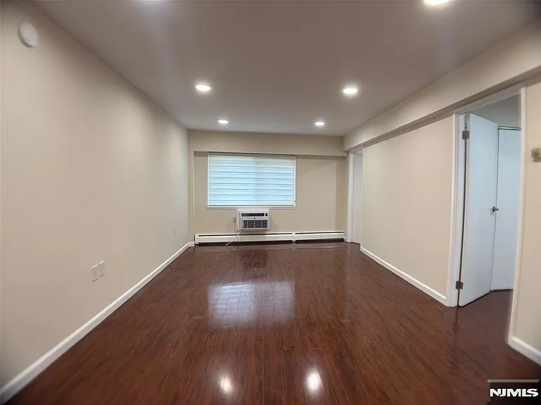 333 Grand Ave #1P — Photo 5