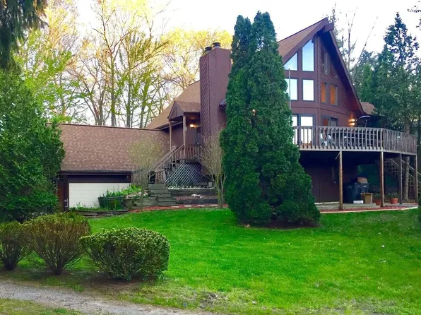 214 Water Ct, New Buffalo, MI 49117