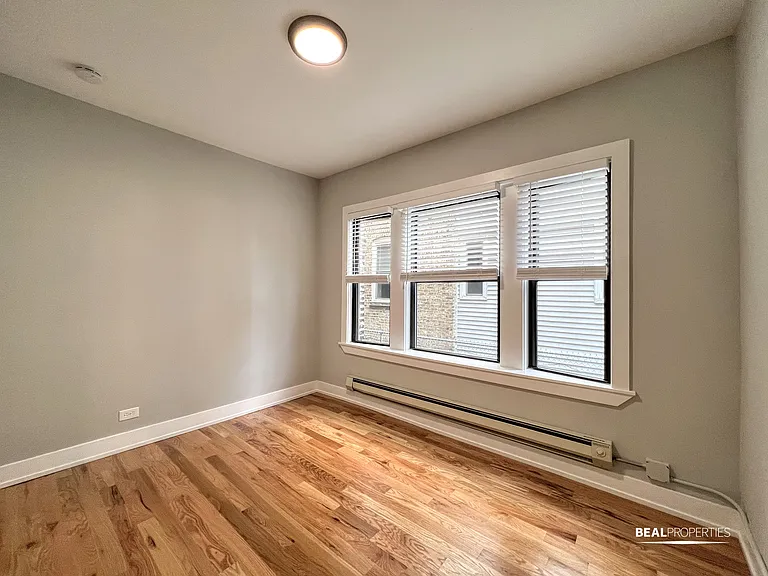 4421-27 N Wolcott Ave — Photo 23