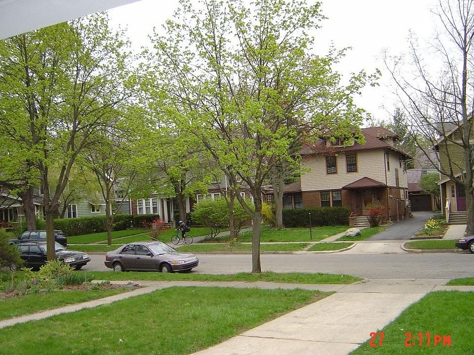 House showing side entrance to apartment.