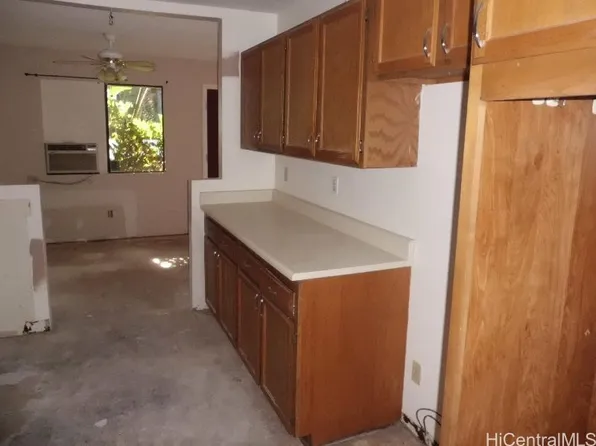 2069 California Ave APT 20C, Wahiawa, HI 96786