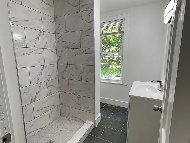 830 Montclair Ave — Photo 4