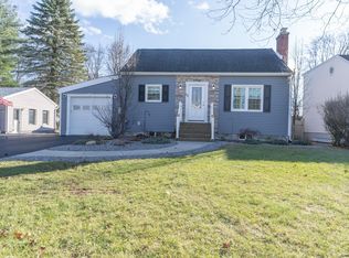 15 Bayberry Rd, Schenectady, NY 12306