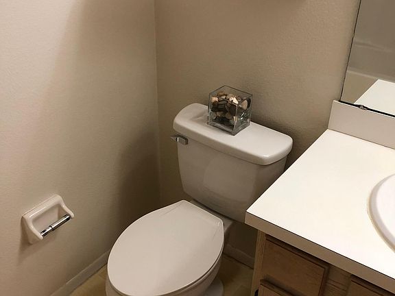 4th image of 5208 Waterview Way