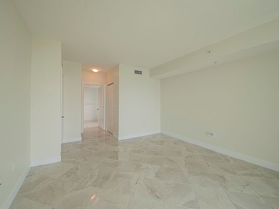 4th image of 3000 Oasis Grand Blvd APT 1001