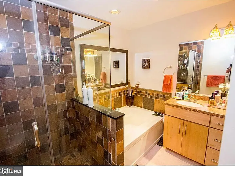 141 Summerhill Ct — Photo 13