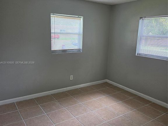 4th image of 2105 Delaware Ave #A