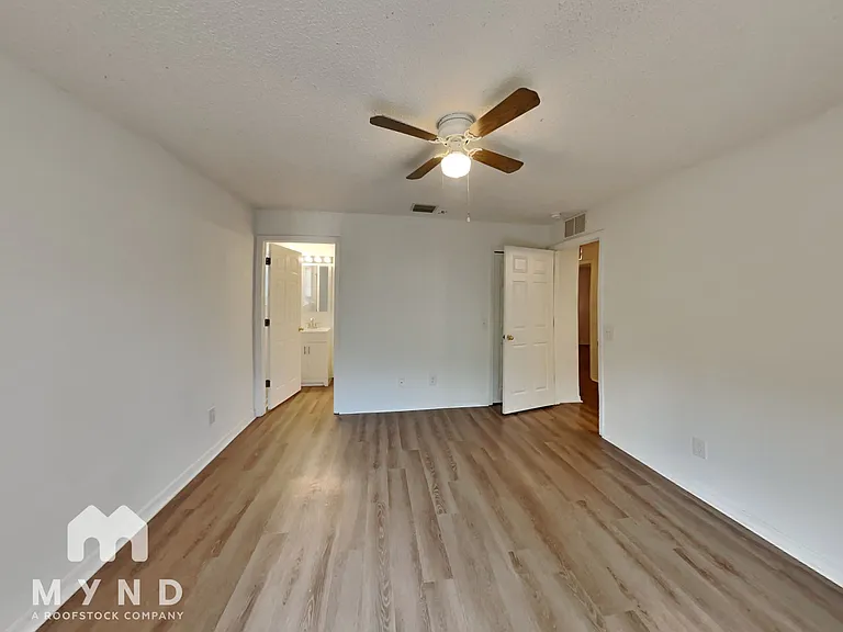 2904 N Massachusetts Ave — Photo 8