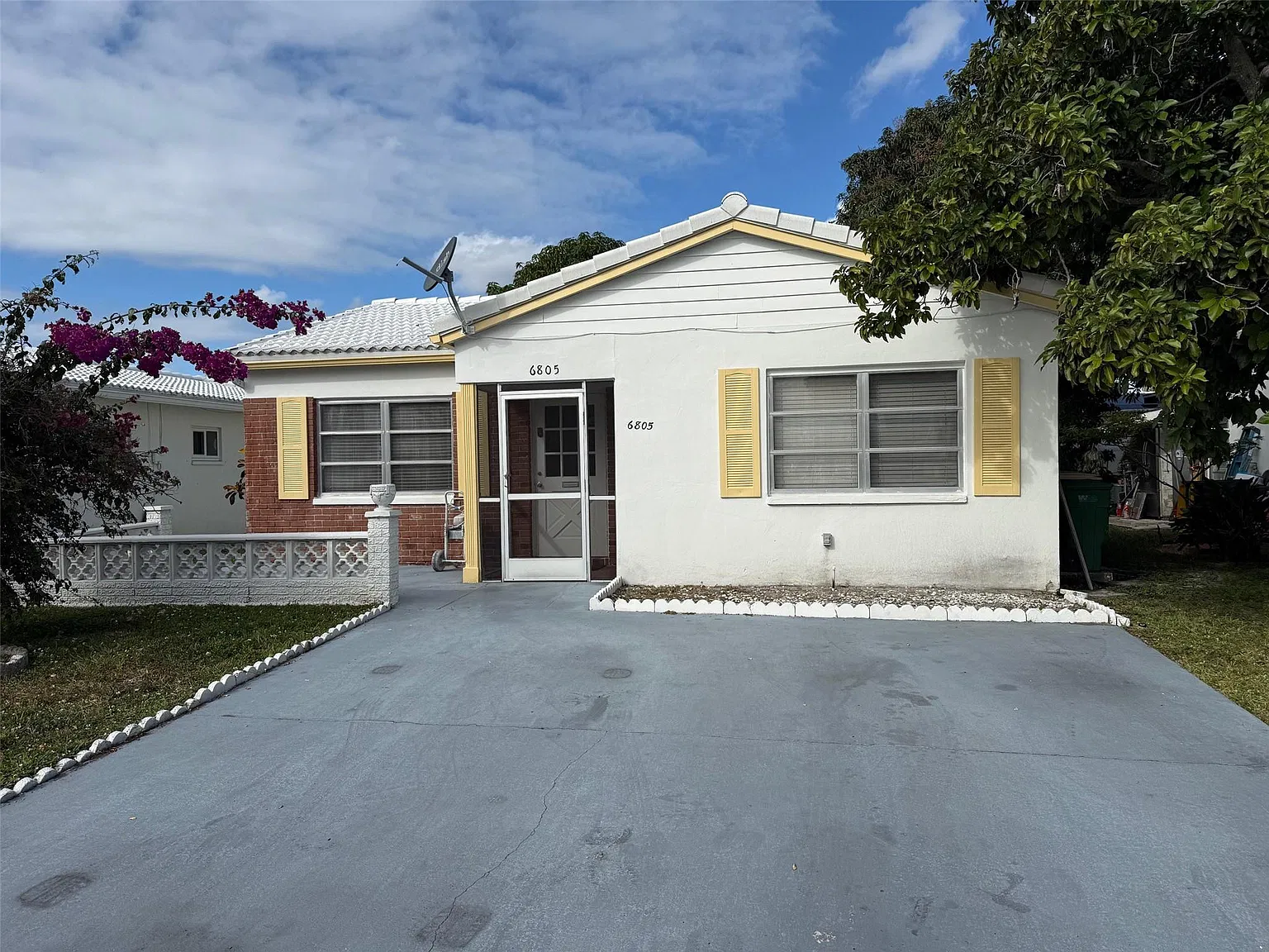 2 bed, 1.0 bath, 1204 sqft, $2,100 — Photo 1