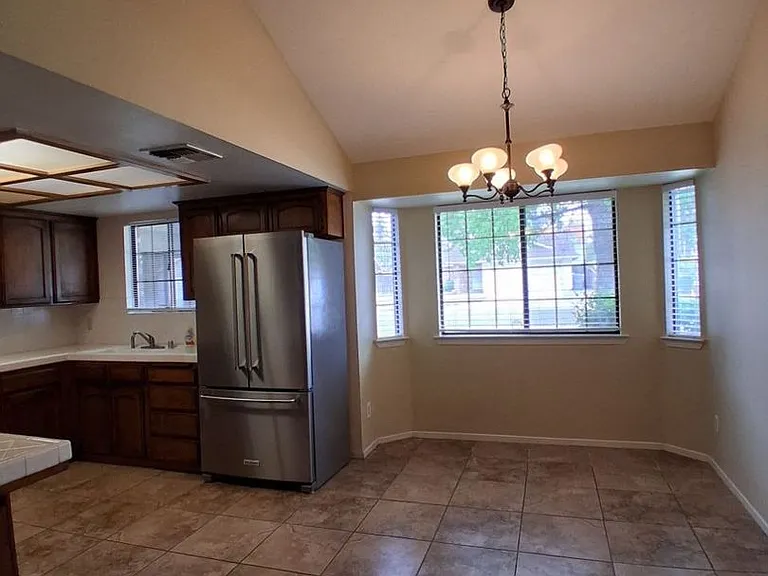 1681 E Shea Dr — Photo 3