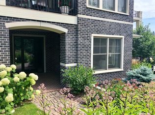 415 Indian Mound St APT 101, Wayzata, MN 55391