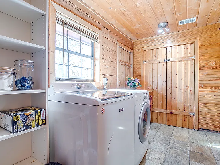 502 Western Hills Trl — Photo 7