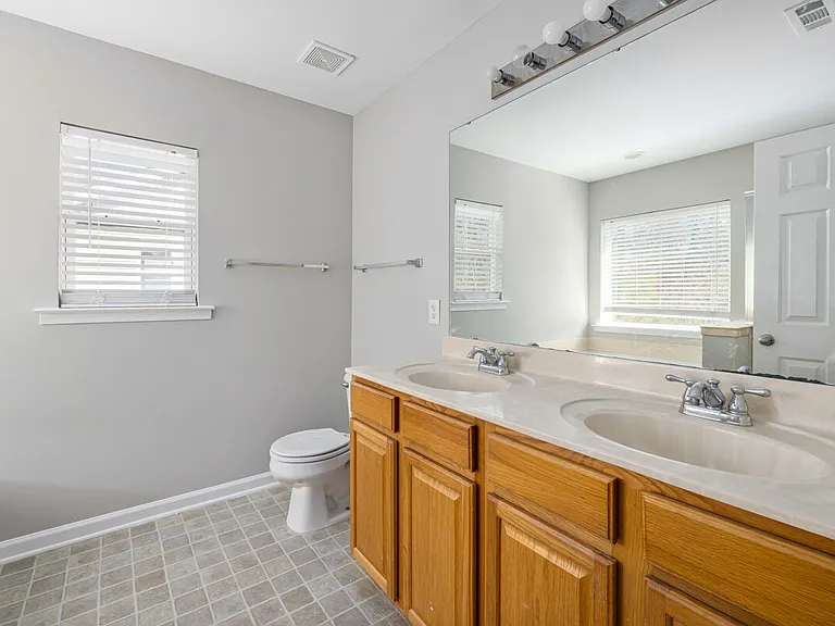 3030 Remington Oaks Cir — Photo 4