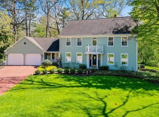 131 Traders Point Ln, Green Bay, WI 54302