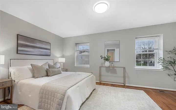 5822 Burke Manor Ct — Photo 21