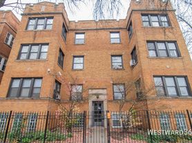3821 W Wrightwood Ave, Chicago, IL