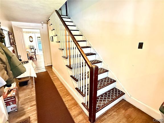 4th image of 43 Broad St