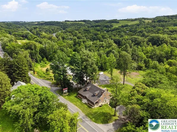 429 Riverview Dr, Walnutport, PA 18088