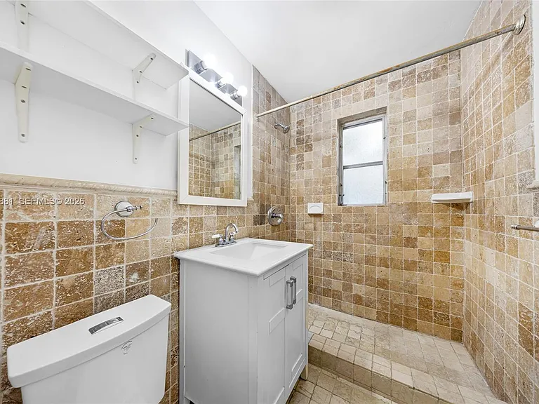 844 Jefferson Ave #2 — Photo 16