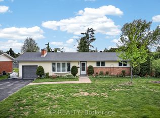 4 Wolmsley Cres, Ottawa, ON K2G 1J4