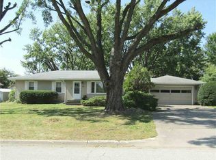 829 7th St, Kalona, IA 52247