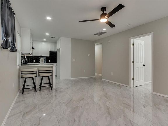 5th image of 417 SE 23rd St