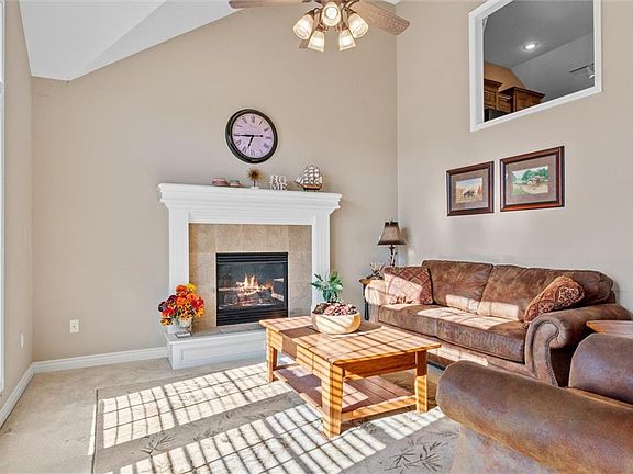 4th image of 2520 NE Horseshoe Dr