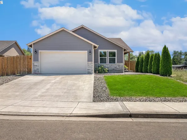 165 Collins Rd, Winston, OR 97496