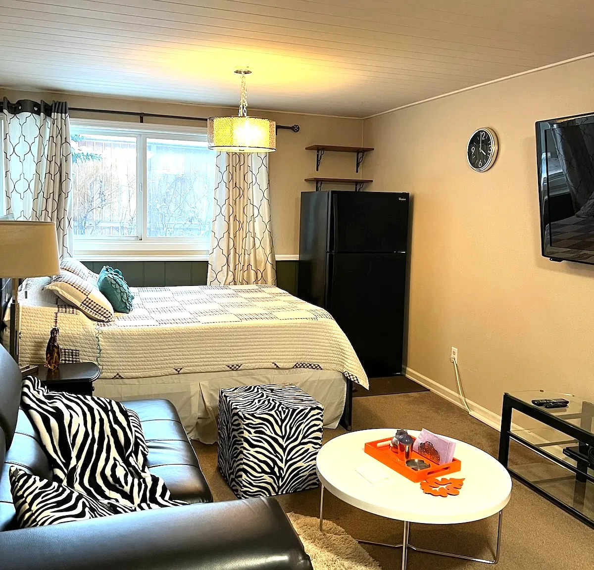 Studio, 2800 sqft, $1,200 — Photo 4