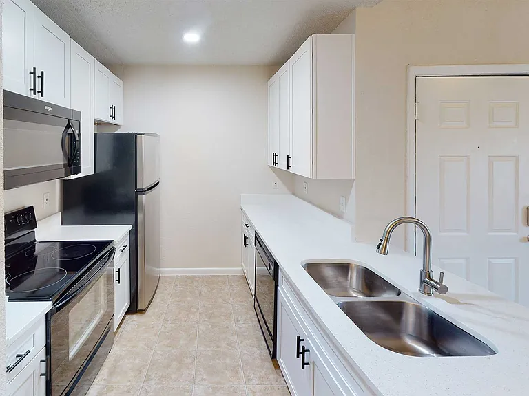 Altamira Place Apartment Homes — Photo 12