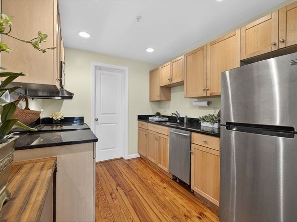 241 Hurley St APT 1, Cambridge, MA 02141