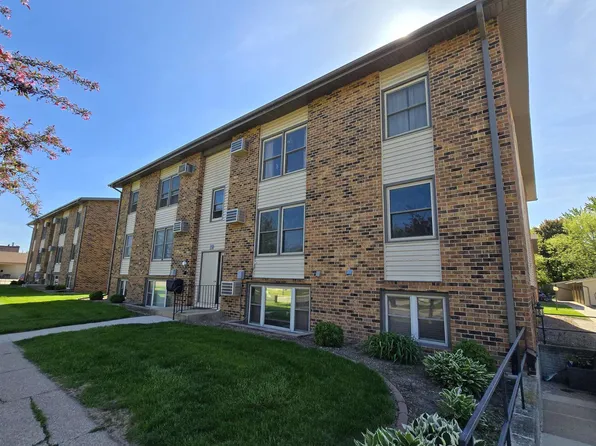 508 Commercial St APT F, La Porte City, IA 50651