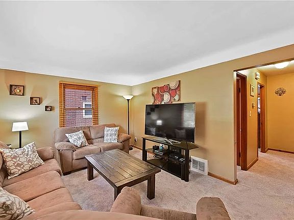 4th image of 14516 Harley Ave