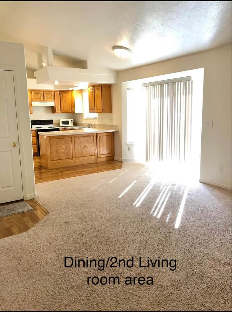 2 bed, 1136 sqft, $1,600 — Photo 3