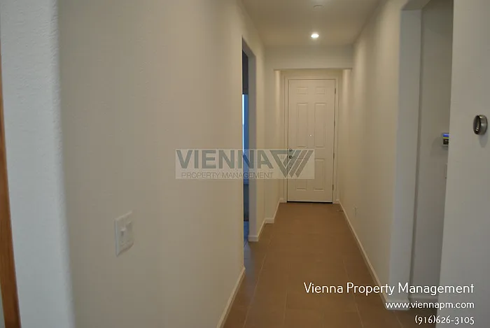 101 Chesapeake Ct — Photo 3