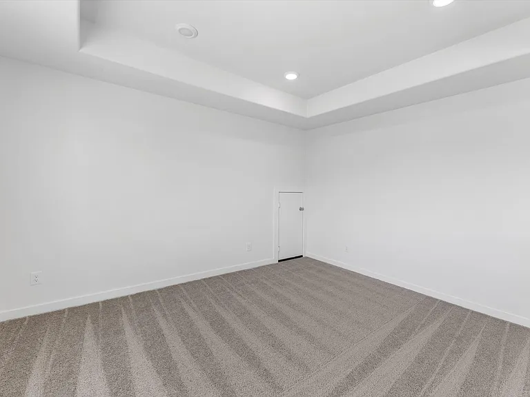 21611 Alberta Forest Cir — Photo 17