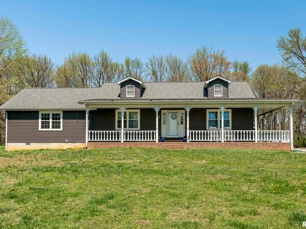 135 Doc Rd, Eldorado, IL 62930