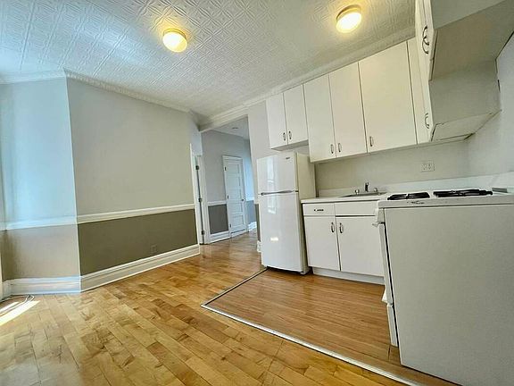 2nd image of 35 Christopher St APT 4A