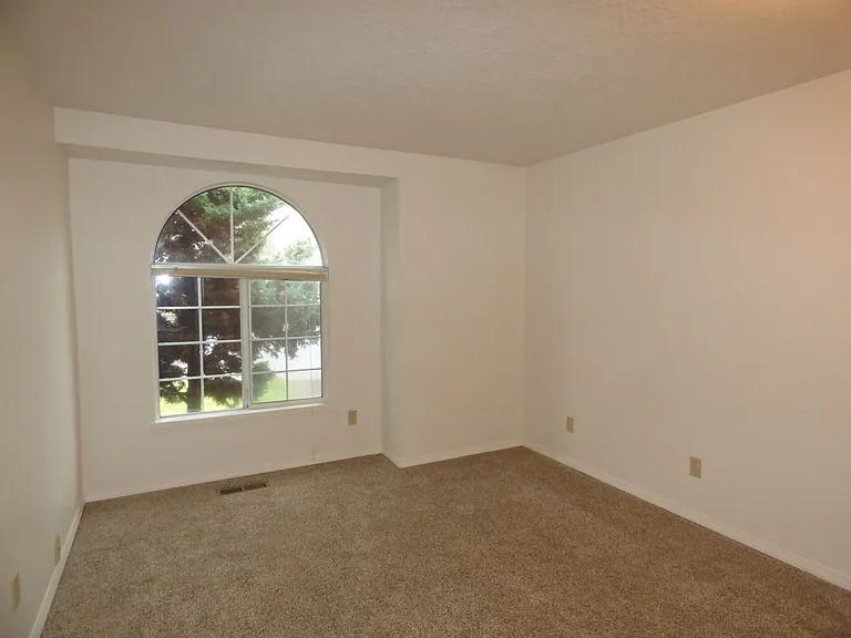 986 Eastwind Ct N — Photo 16