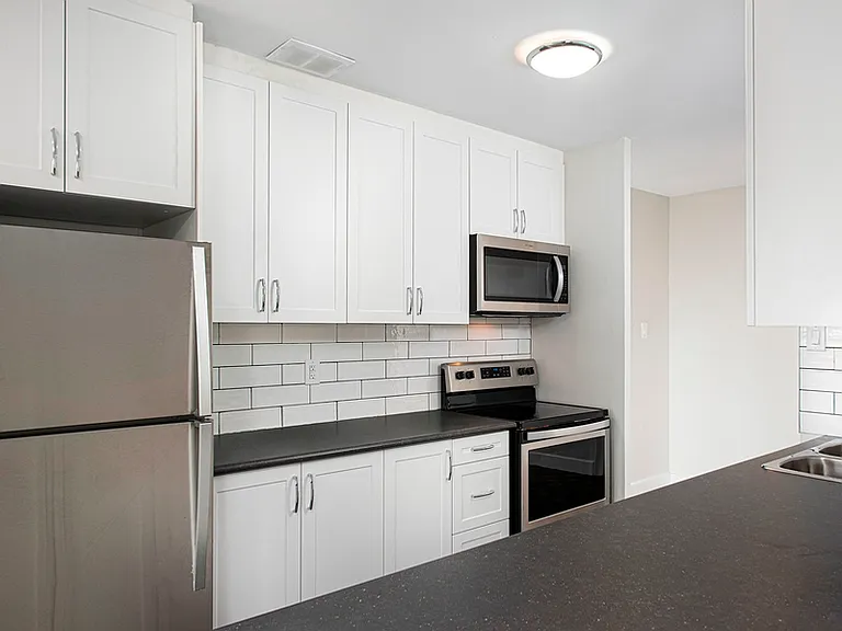 50 Adelaide Ave E #E — Photo 16